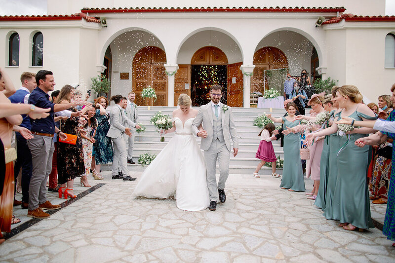 Stylish romantic wedding with white florals!