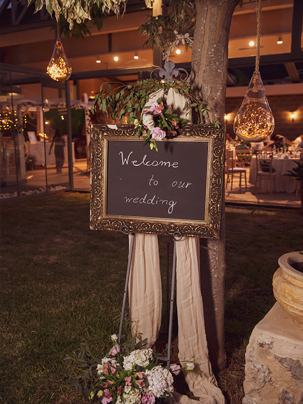 A whimsical boho wedding in Lefkada!