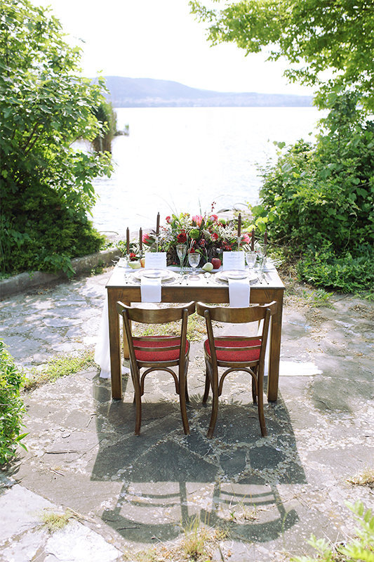 Wedding inspiration on the Island in Pamvotida Lake!