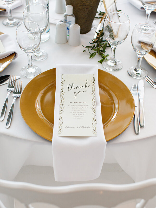 Stylish romantic wedding with white florals!