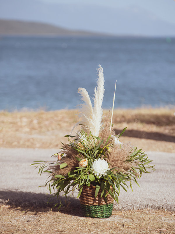 A whimsical boho wedding in Lefkada!