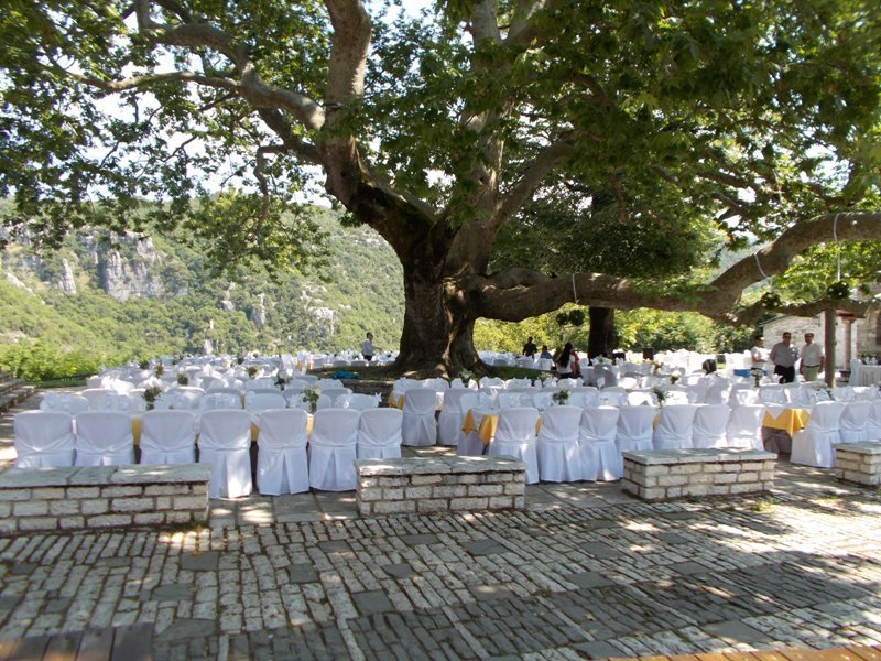 Destination wedding in Zagorochoria