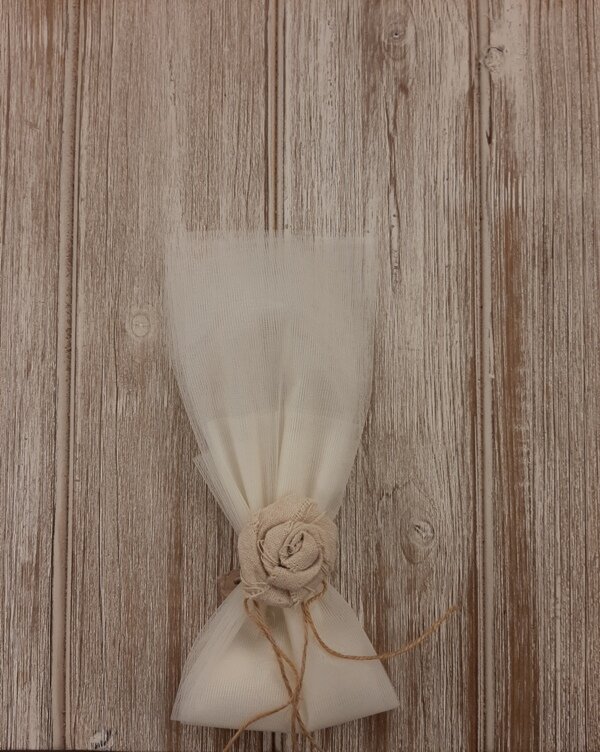 Modern tulle favor