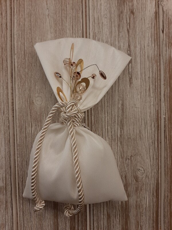 Silk wedding favour